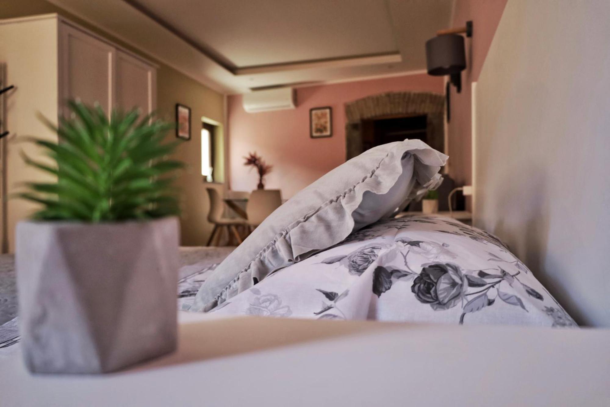 Residenza Del Sepale Apartment Viterbo Ngoại thất bức ảnh